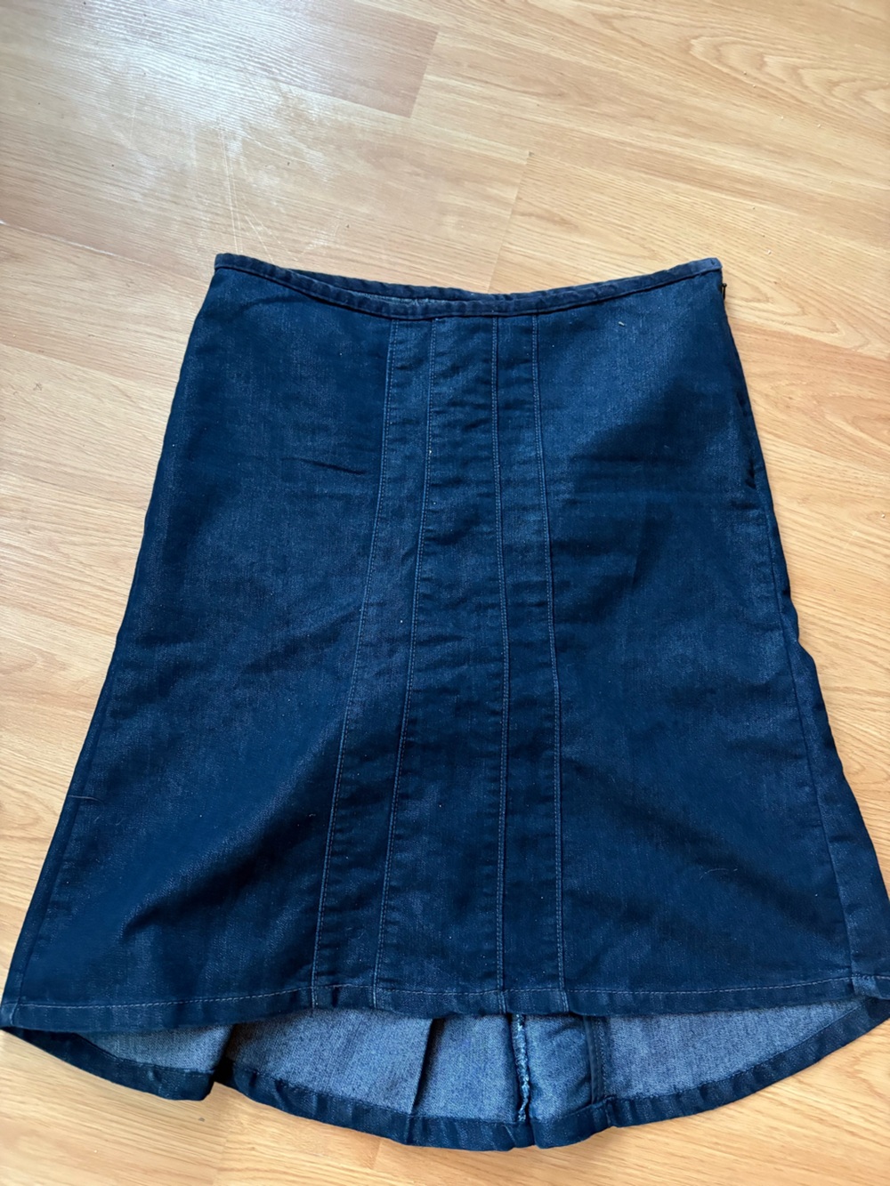 GAP Dark Navy Button back  Mini Skirt Sz8